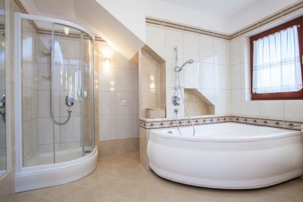 Oversized Bathtub Installation in Bremerton