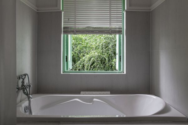 Fiberglass Tub Installation in Bremerton